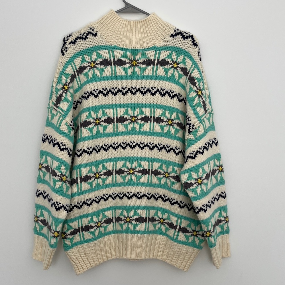 American Eagle Outfitters Women’s Cream and Green Knit Sweater